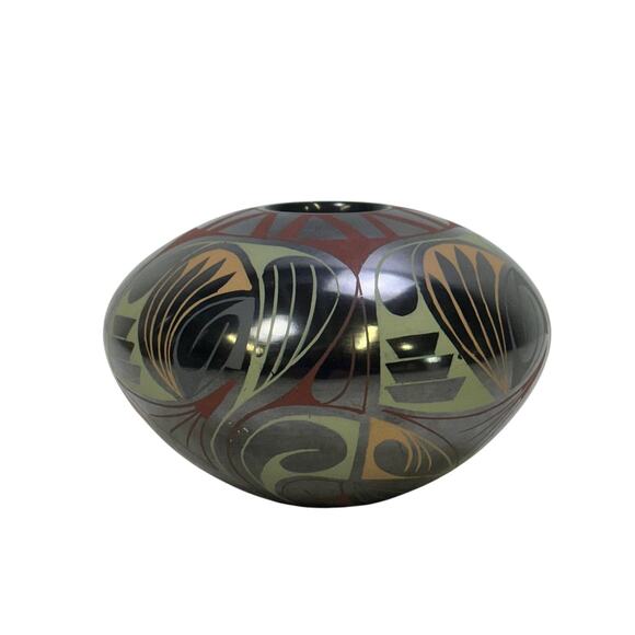 Ericka Hernandez Mata Ortiz Signed 3" x 4.5" Polychrome Pottery Vessel Pot Vase - Picture 1 of 7